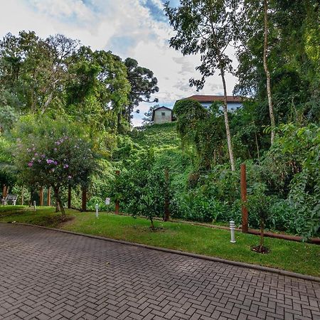 Rosa Edificio Parque Da Vinicola Apartment Gramado Luaran gambar